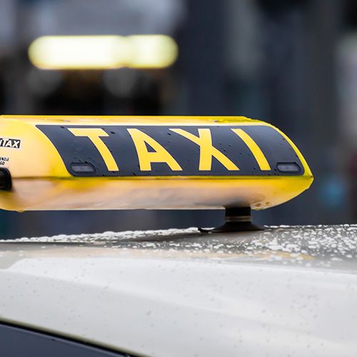 Speedy Taxi